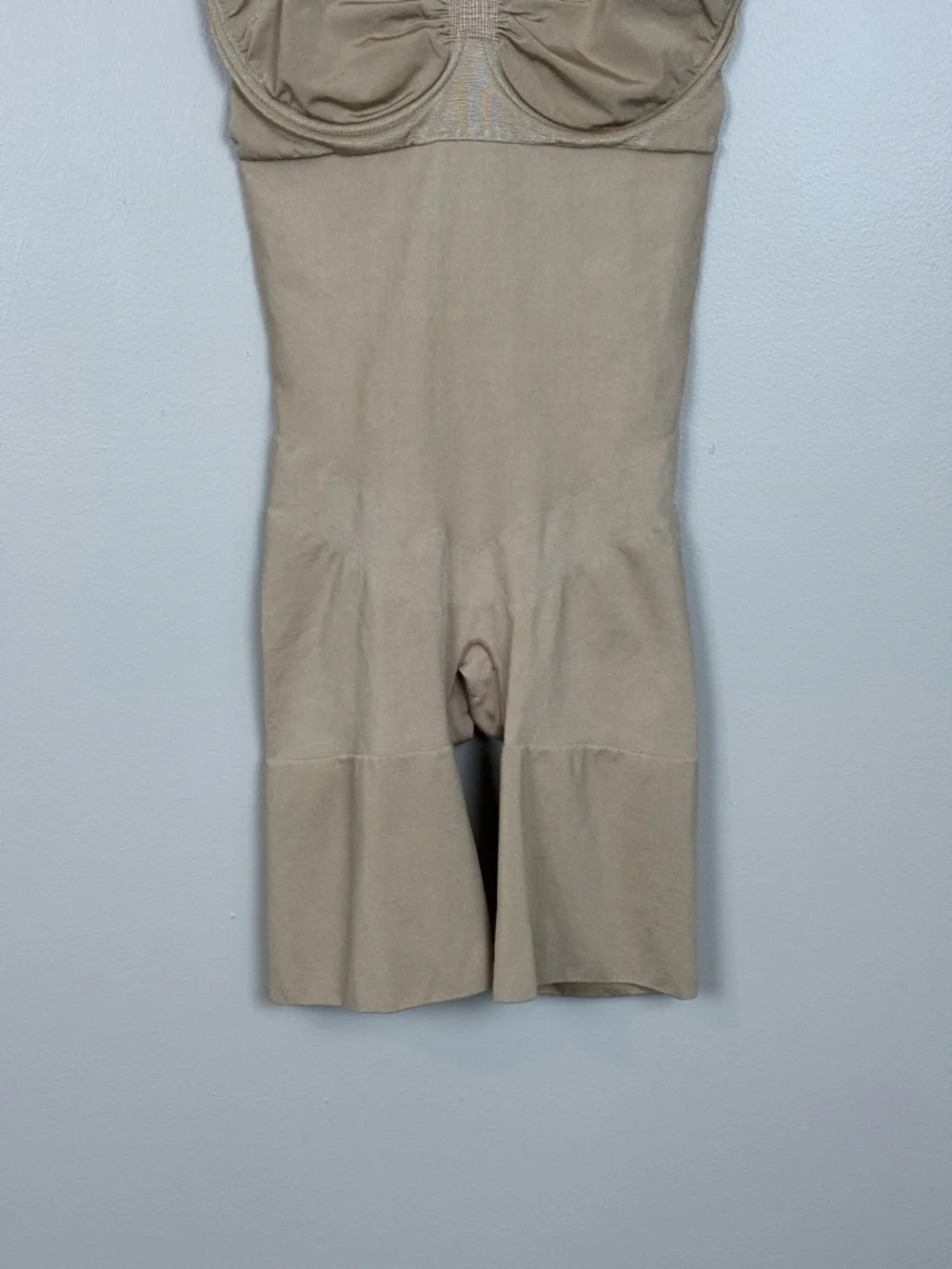 Spanx Bodysuit Womens XL Tan Beige Mid Thigh Underwired Shapewear